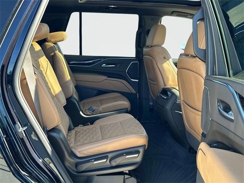 Certified 2023 Cadillac Escalade Sport w/ Touring Package image 21