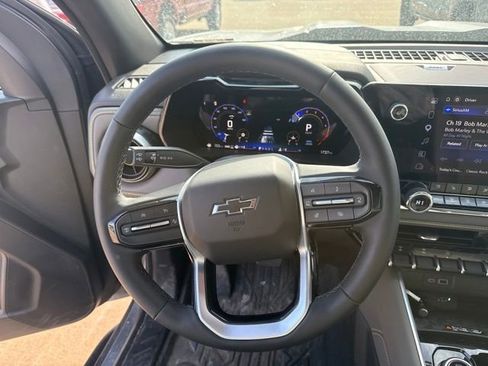 Used 2026 Chevrolet Colorado ZR2 w/ Technology Package AWD/4WD image 14