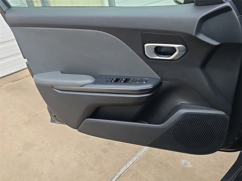 Used 2025 Kia K4 LXS image 25
