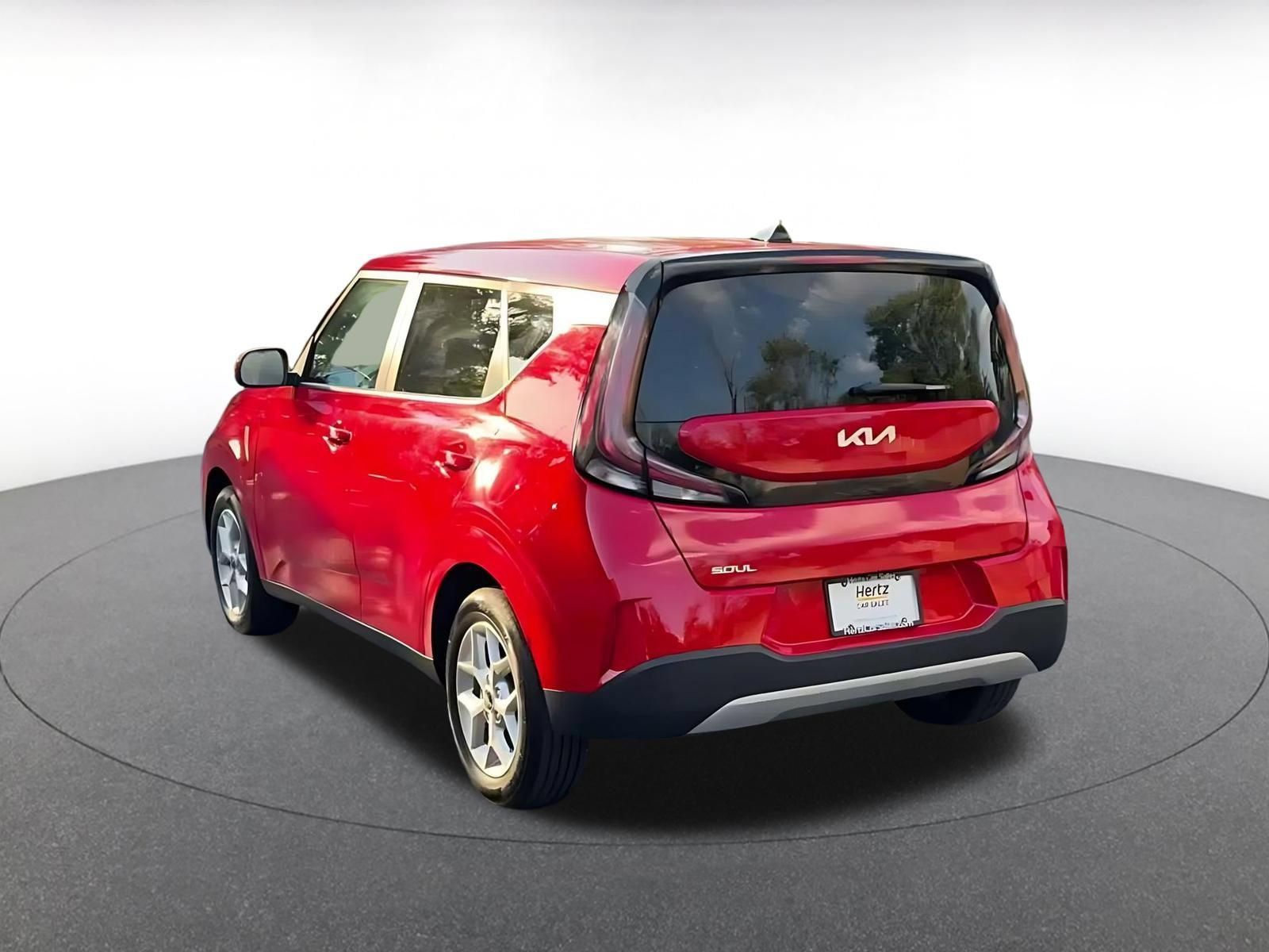 Used 2025 Kia Soul LX w/ LX Technology Package FWD image 10