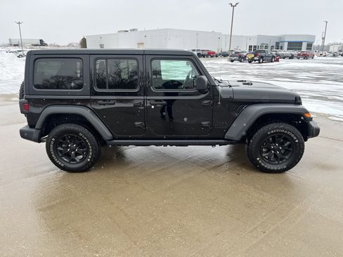 Used 2020 Jeep Wrangler Unlimited Sport image 9