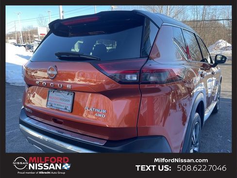 Used 2022 Nissan Rogue Platinum w/ Head-Up Display Package image 5