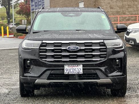 Used 2025 Ford Explorer Active w/ Active Comfort Package image 9