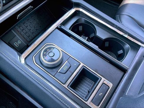 Certified 2023 Ford Expedition XLT image 24