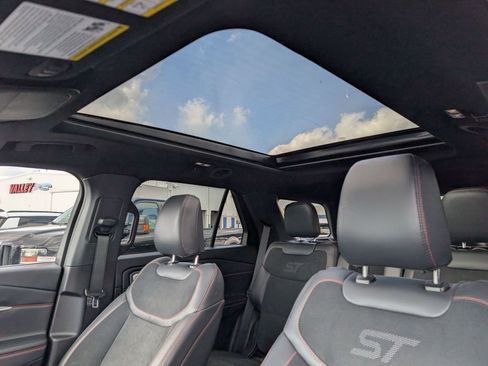 New 2026 Ford Explorer ST w/ Sun And Sound Package image 4