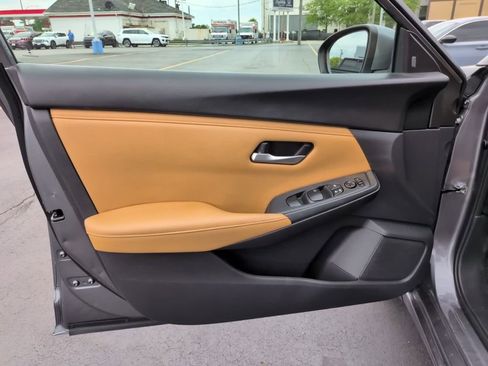 Used 2023 Nissan Sentra SV w/ SV Premium Package FWD image 16