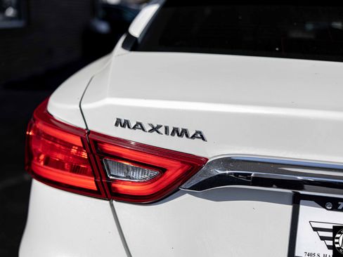 Used 2016 Nissan Maxima Platinum image 14