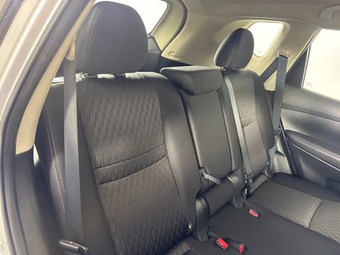 Used 2018 Nissan Rogue S image 22