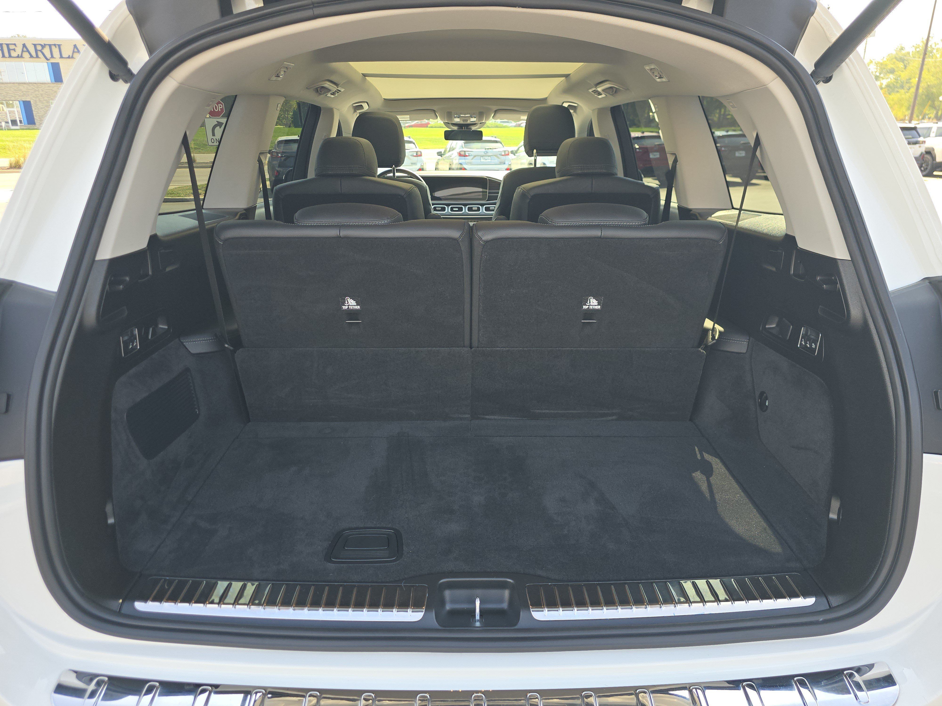 Used 2023 Mercedes-Benz GLS 450 4MATIC image 18