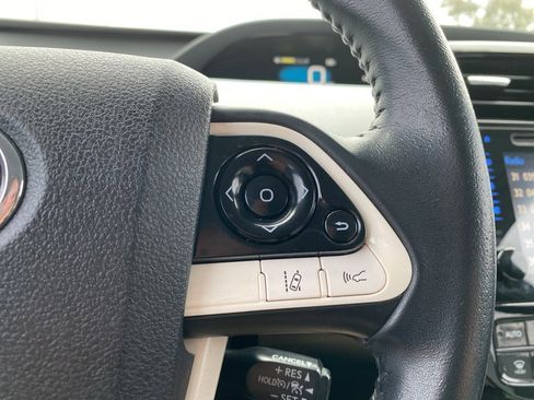 Used 2017 Toyota Prius Four Touring image 30