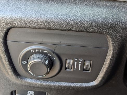 Used 2021 Jeep Grand Cherokee L Laredo image 21