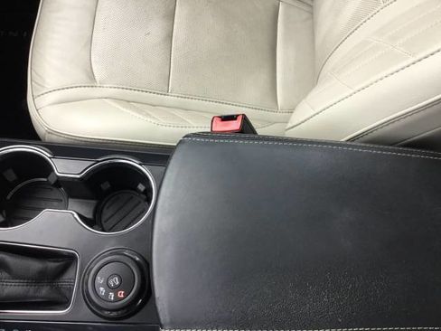 Used 2017 Ford Explorer Platinum image 20