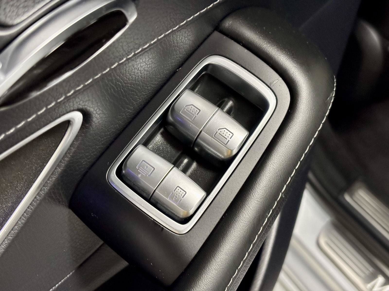 Used 2016 Mercedes-Benz S 550 4MATIC Sedan image 21