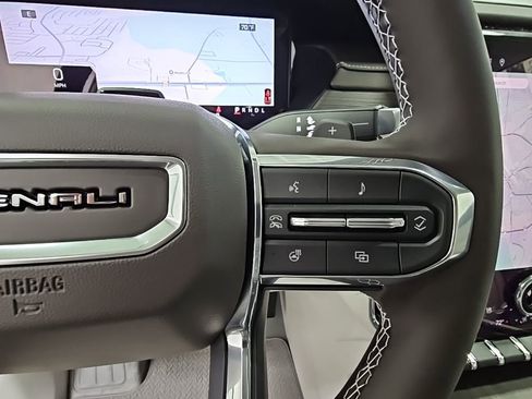 New 2026 GMC Acadia Denali w/ Super Cruise Package FWD image 26