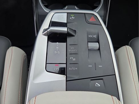 Used 2024 BMW X2 xDrive28i w/ Premium Package image 18