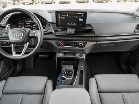 Used 2023 Audi Q5 2.0T Prestige w/ Prestige Package image 8