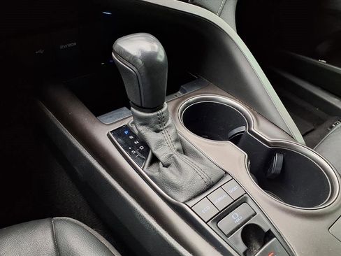 Used 2022 Toyota Camry XSE image 18