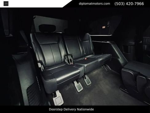 Used 2020 Ford Expedition XLT w/ Equipment Group 202A AWD/4WD image 24