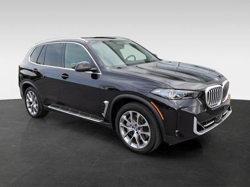 Used 2025 BMW X5 xDrive50e AWD/4WD image 12