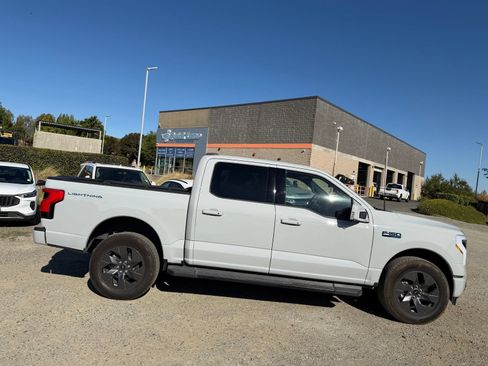 Used 2024 Ford F150 Lightning Lariat AWD/4WD image 6