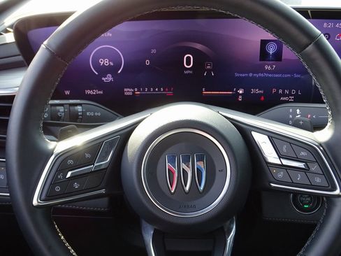 Used 2025 Buick Enclave Preferred image 27