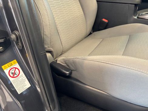 Used 2019 Toyota Tacoma SR5 w/ SR5 Appearance Package (SM) AWD/4WD image 21