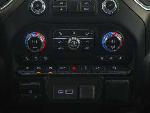 Used 2020 GMC Sierra 1500 AT4 w/ Off-Road Performance Package AWD/4WD image 20