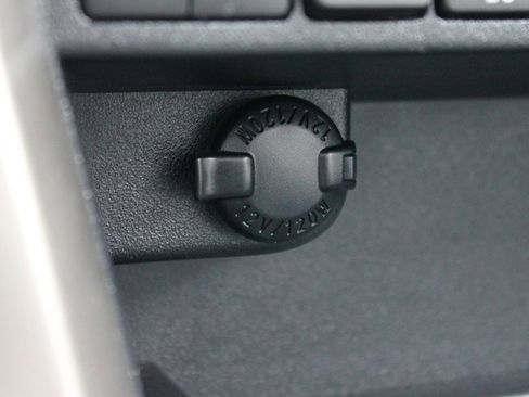 Used 2013 Toyota RAV4 Limited image 25