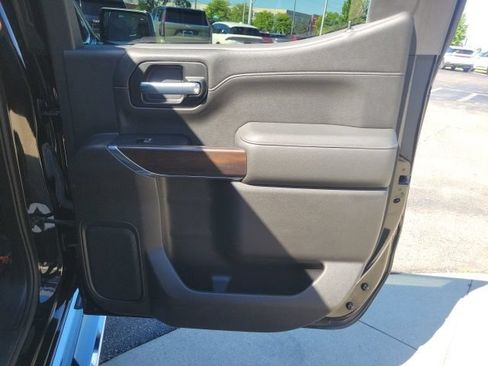 Used 2019 GMC Sierra 1500 SLT w/ SLT Premium Package AWD/4WD image 22