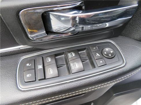 Used 2017 RAM 1500 Laramie image 12