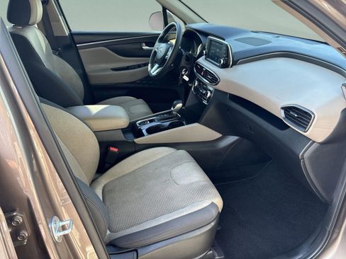 Used 2019 Hyundai Santa Fe SE image 19