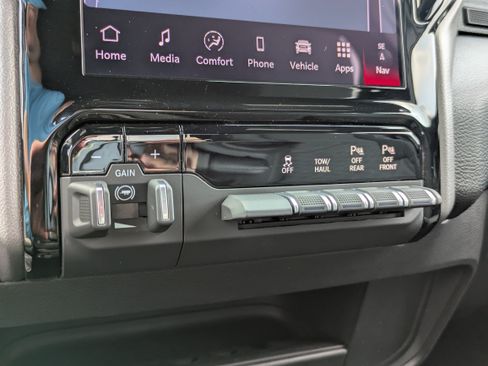Used 2025 RAM 2500 Big Horn AWD/4WD image 15