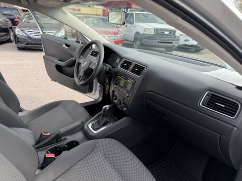 Used 2012 Volkswagen Jetta S image 17