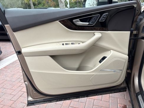 Used 2019 Audi Q7 3.0T Prestige w/ Prestige Package image 14