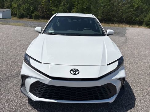 Used 2026 Toyota Camry SE FWD image 9