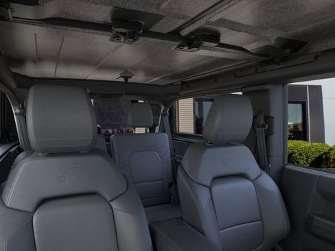 New 2025 Ford Bronco Badlands image 12