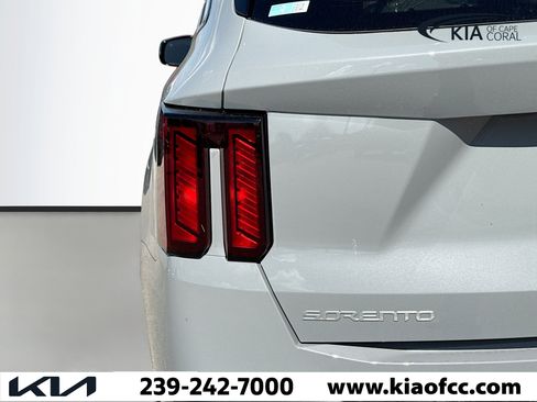 New 2026 Kia Sorento S image 10