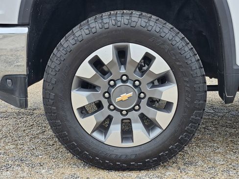 Used 2020 Chevrolet Silverado 2500 LT w/ Z71 Off-Road Package AWD/4WD image 13