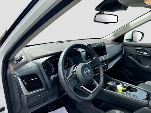 Used 2021 Nissan Rogue SL w/ Premium Package FWD image 6