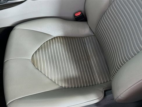 Used 2021 Toyota Camry SE FWD image 18