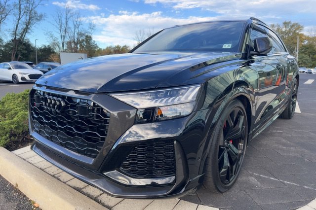 Used 2022 Audi RS Q8 w/ Carbon Optic Package AWD/4WD image 1