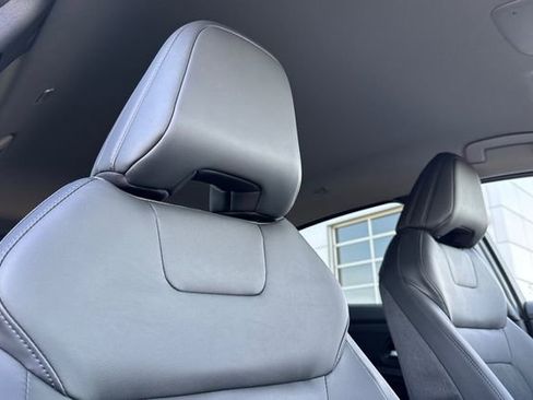 New 2025 Nissan Ariya AWD image 15