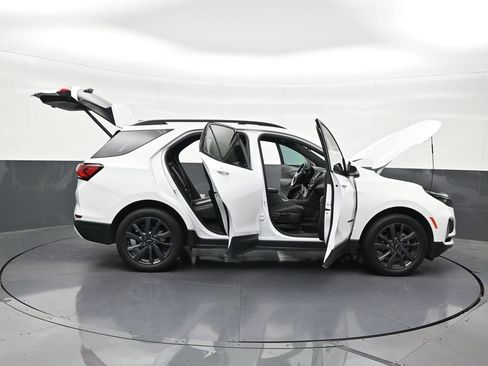 Used 2023 Chevrolet Equinox RS FWD image 32