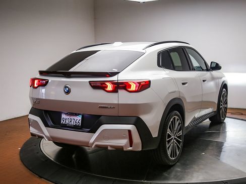 Used 2026 BMW X2 xDrive28i w/ Convenience Package AWD/4WD image 7