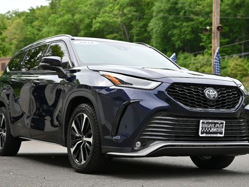Used 2021 Toyota Highlander XSE AWD/4WD image 8