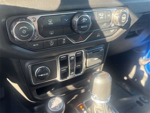 New 2025 Jeep Gladiator Sport image 23