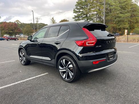 Used 2024 Volvo XC40 B5 Plus w/ Protection Package Premier image 7