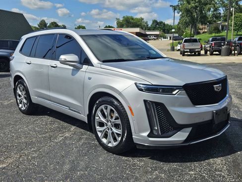 Used 2020 Cadillac XT6 Sport w/ Platinum Package AWD/4WD image 2