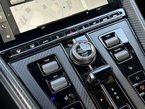 Used 2024 Aston Martin DB12 Coupe image 25