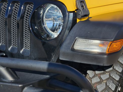 Used 2021 Jeep Wrangler Unlimited Sport image 9